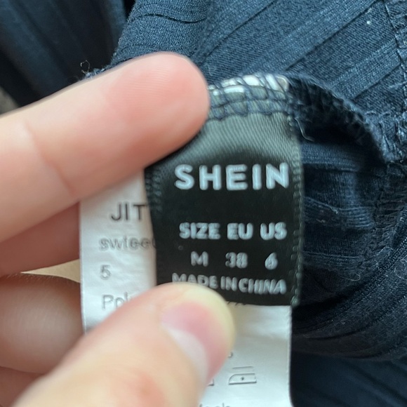 SHEIN Women’s Medium Navy Blue Cropped Long Sleeve Wrap Top - Picture 7 of 7